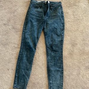 Universal Thread 6/28